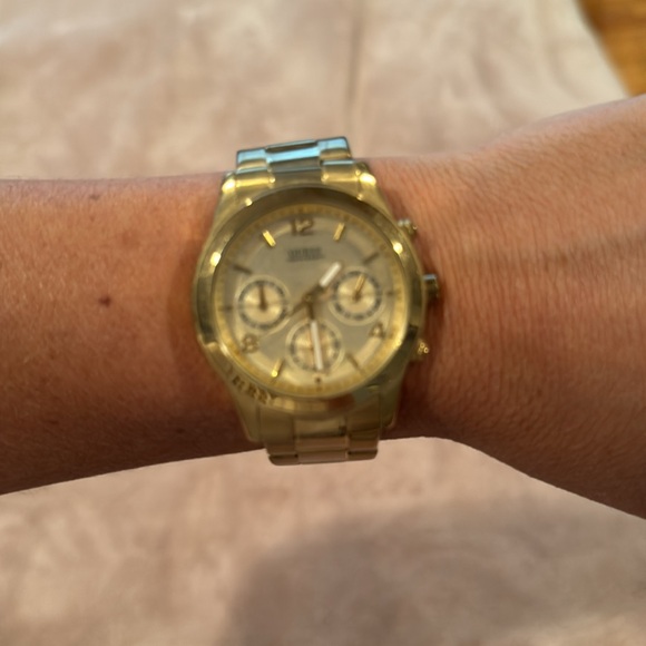 Gold watch - Picture 2 of 2